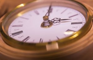 5-tips-om-sneller-in-slaap-te-vallen-vaste-bedtijd