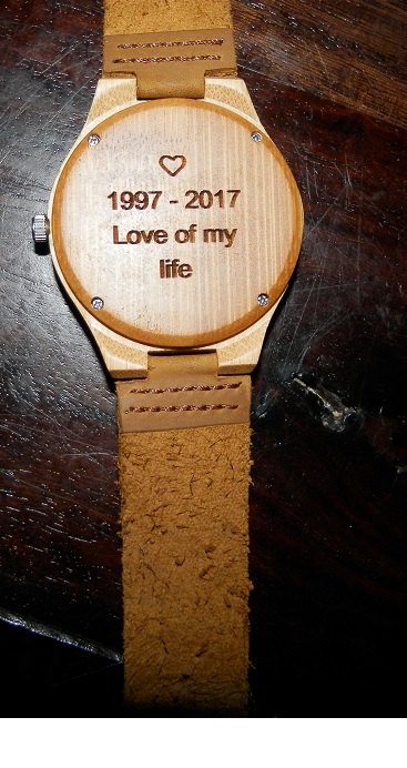 review houten sieraden creative use of technology houten horloge inscriptie